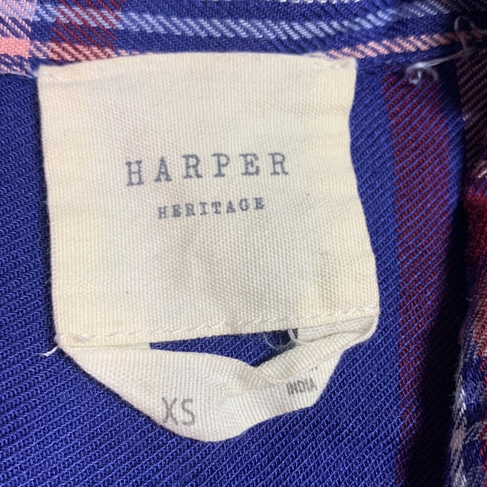Button down - Picture 2 of 3